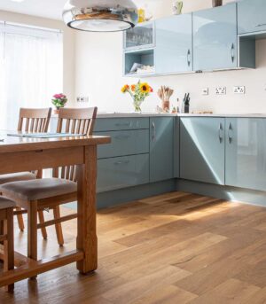 V4 - VIT108 Smoked Rustic Oak